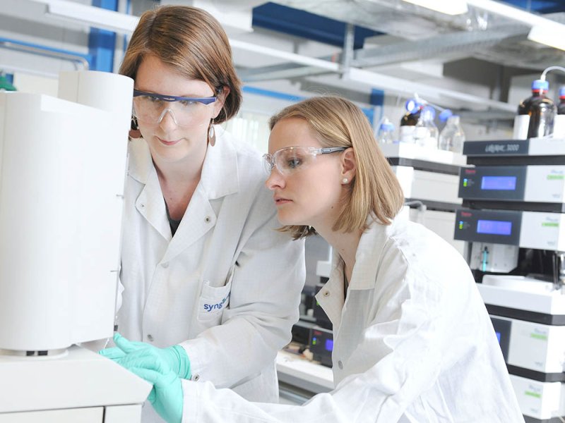Two women working in lab